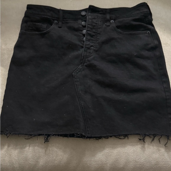 Old Navy Black Frayed Hem Pencil Skirt - Picture 1 of 2